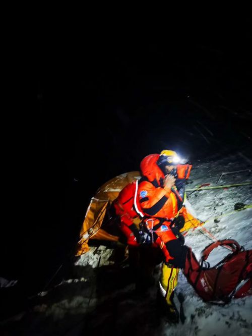 2020珠峰高程测量登山队向顶峰发起冲击 2020珠峰高程测量登山队向顶峰发起冲击