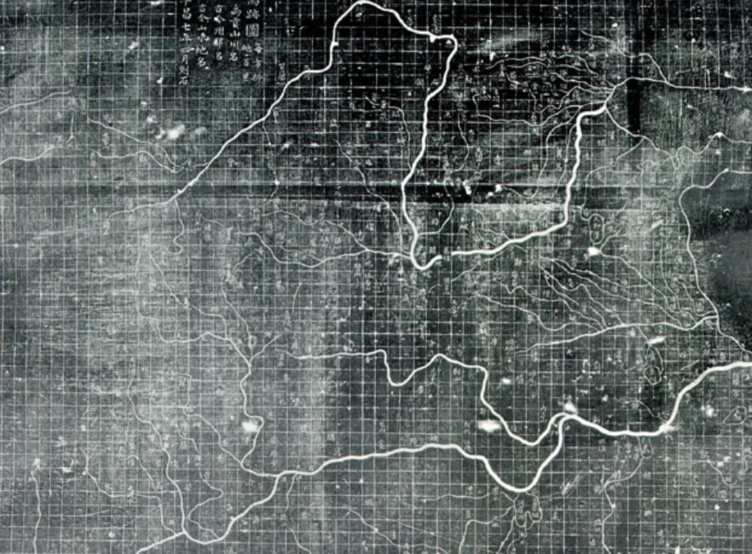 游走在制图学与山水画之间的中国传统地图