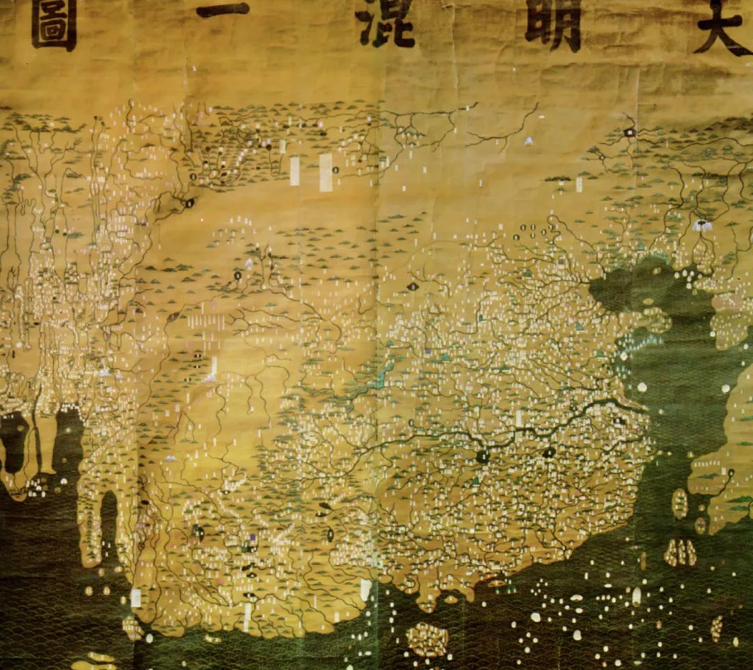 游走在制图学与山水画之间的中国传统地图