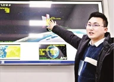 指导学生造卫星的武大教授 指导学生造卫星的武大教授