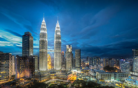 解答：建筑三级资质一年维护费用多少？